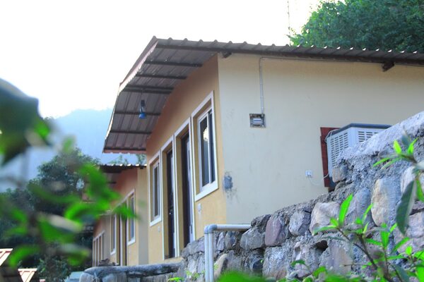 Cemented Huts in Rishikesh