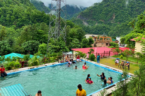 Cemented Huts in Rishikesh