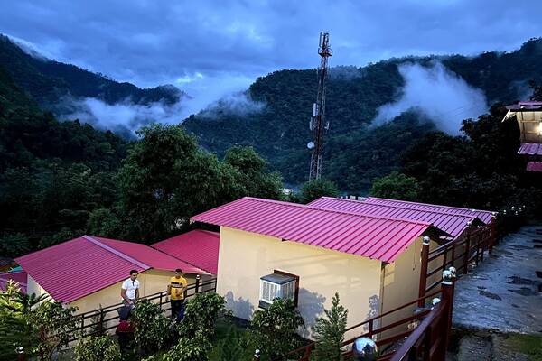 Cemented Huts in Rishikesh