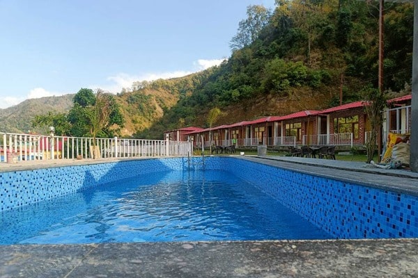 Luxury Camp with Parking & Pool